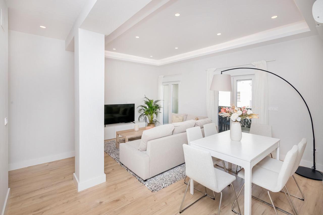 Eugenio City Center Apartment Малага Екстериор снимка