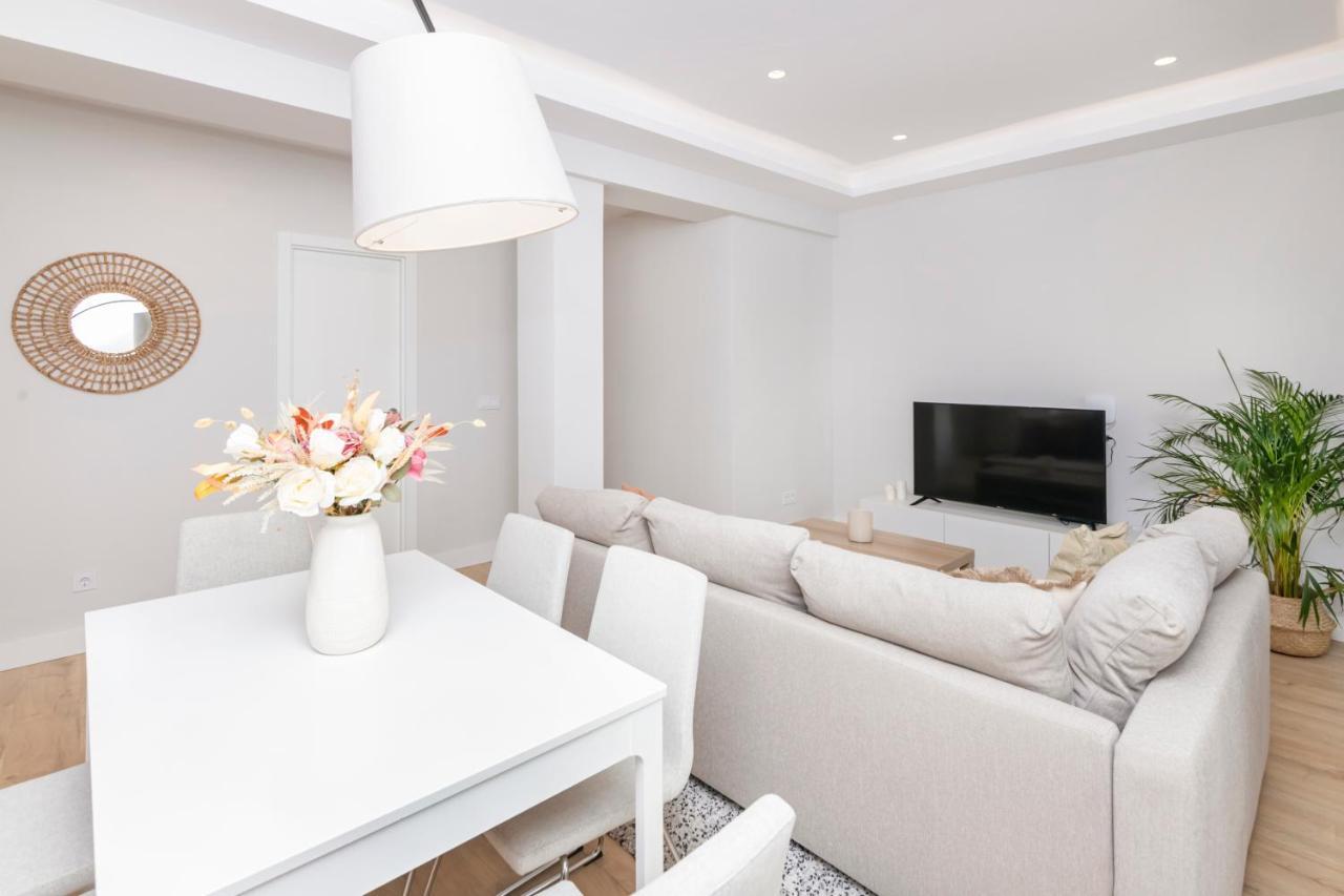 Eugenio City Center Apartment Малага Екстериор снимка